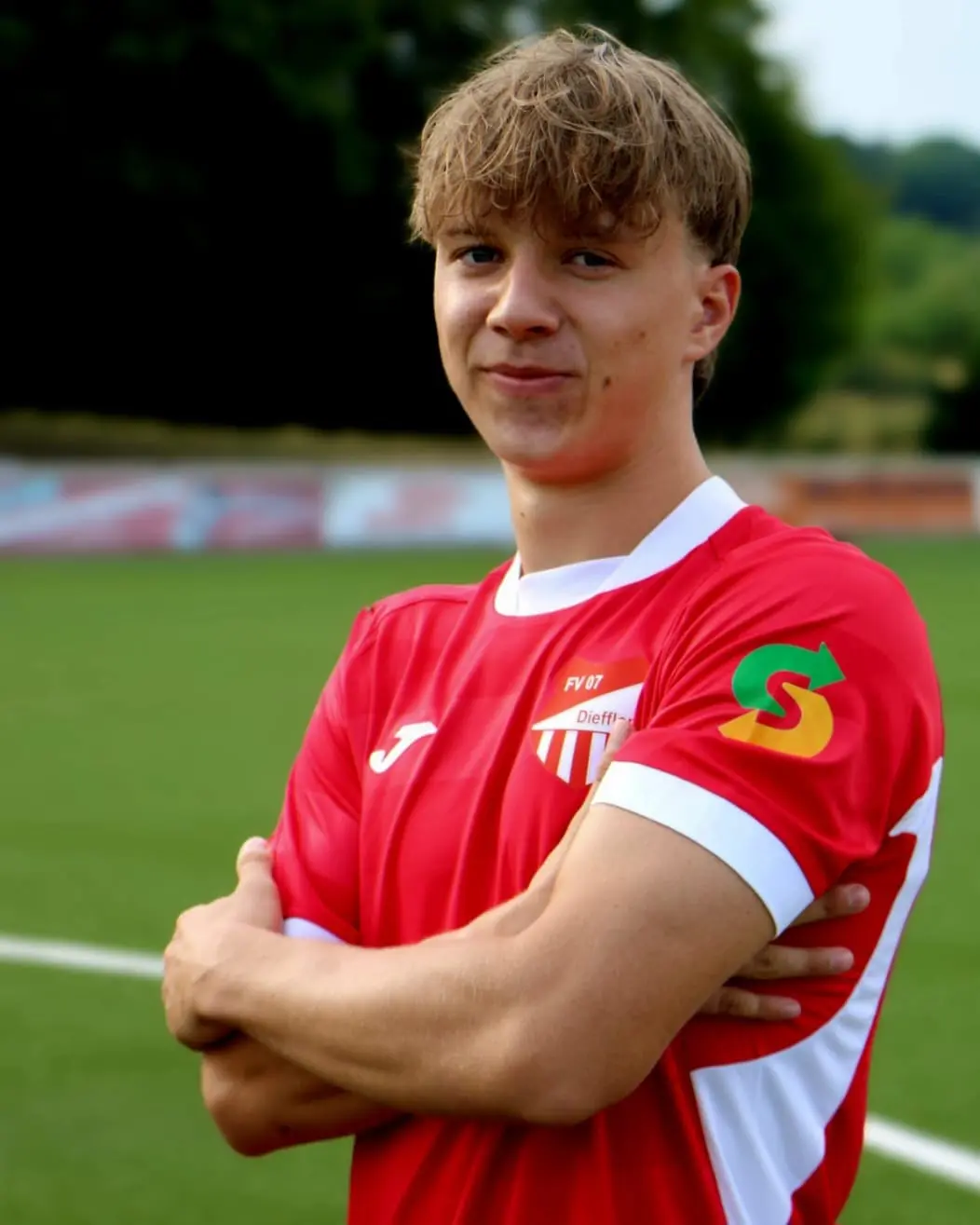 Finn Rupp im Trikot des FV07 Diefflen